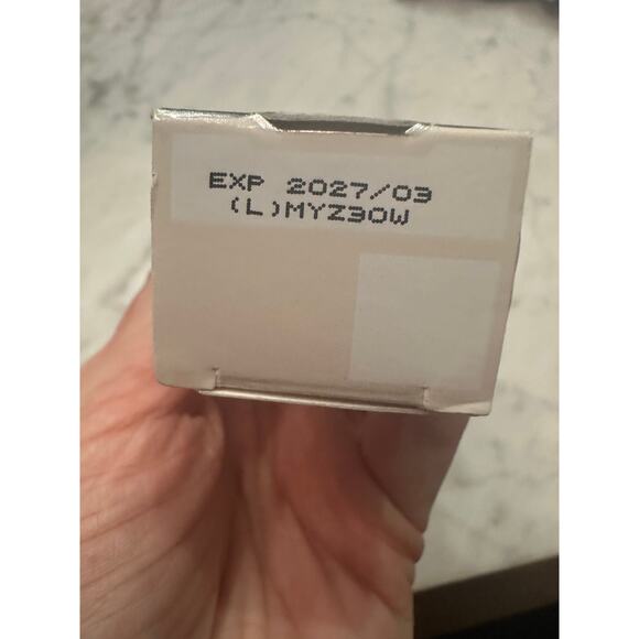 IT Cosmetics - Bye Bye Foundation, Fair - Picture 4 of 6